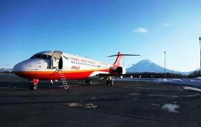 ����������ٻ��չ �ֶ����׼�ARJ21�ɻ��Է�