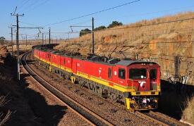 ����˹ţ���״ν����й��г� �����ֻ�